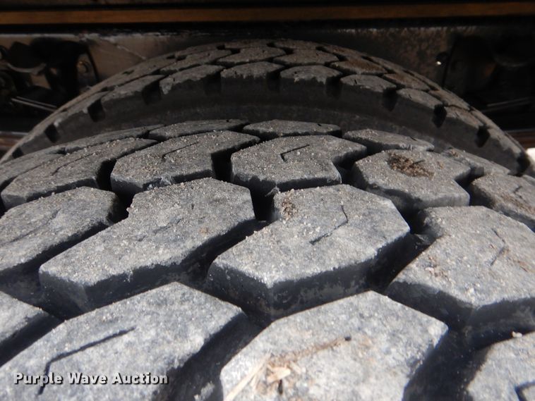 image for item HX9063 1998 Freightliner FL70  box truck