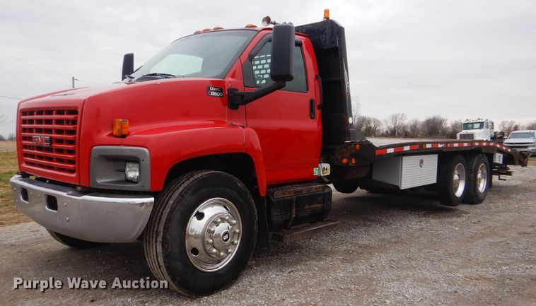 image for item HX9066 2006 GMC C8500  rollback truck