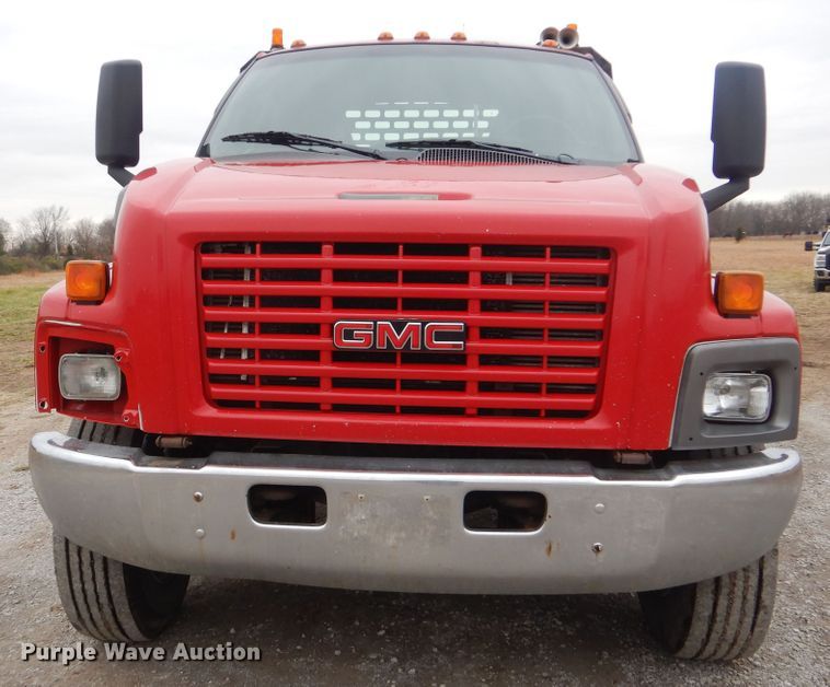image for item HX9066 2006 GMC C8500  rollback truck