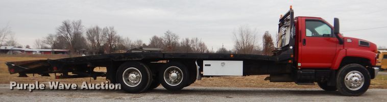 image for item HX9066 2006 GMC C8500  rollback truck