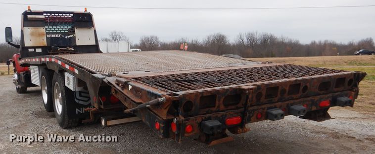 image for item HX9066 2006 GMC C8500  rollback truck