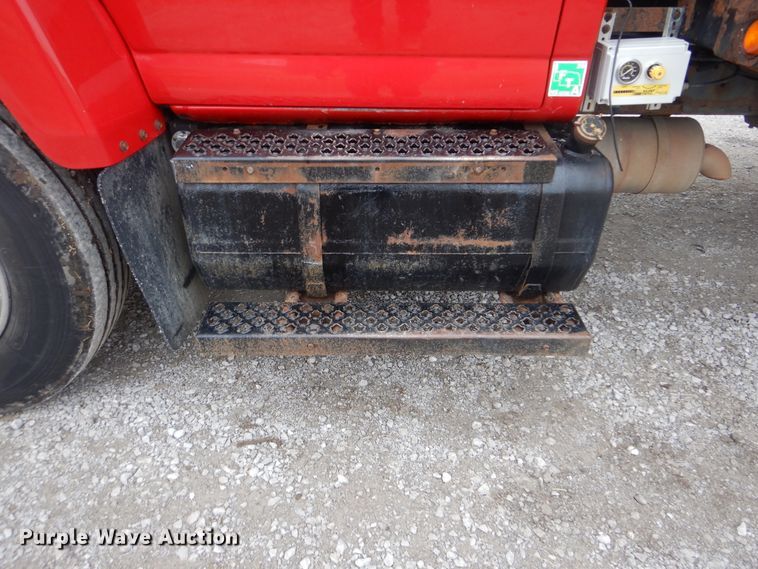 image for item HX9066 2006 GMC C8500  rollback truck