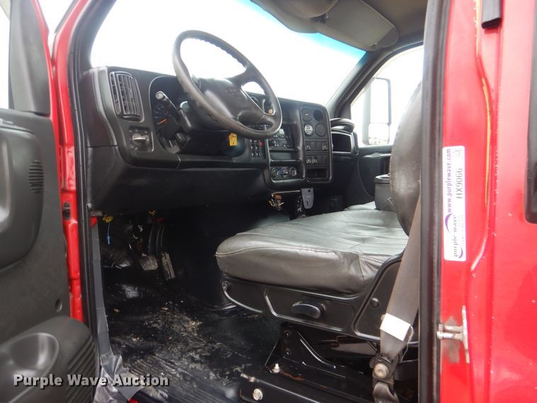 image for item HX9066 2006 GMC C8500  rollback truck