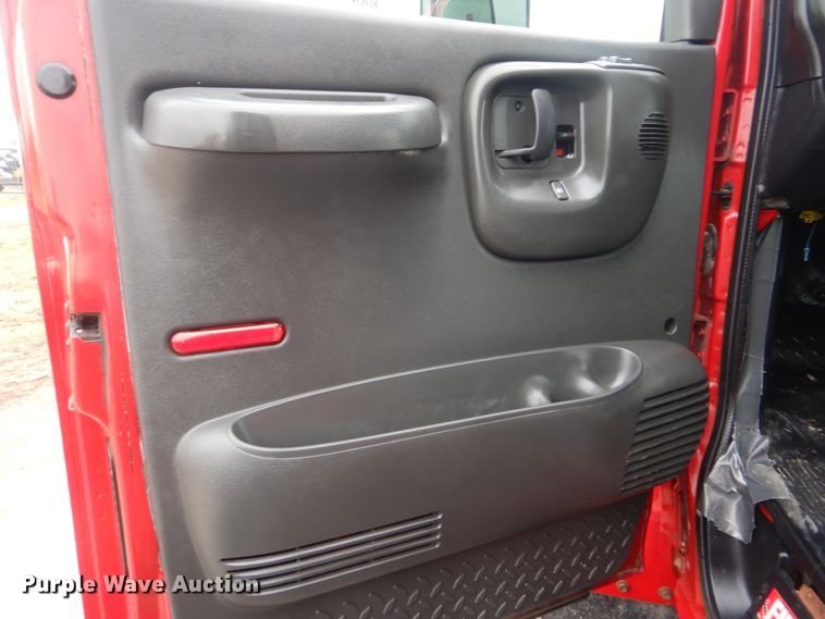 image for item HX9066 2006 GMC C8500  rollback truck