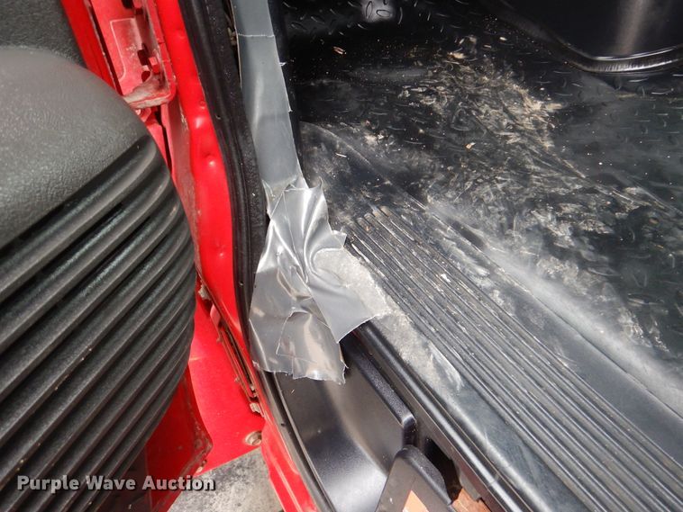 image for item HX9066 2006 GMC C8500  rollback truck