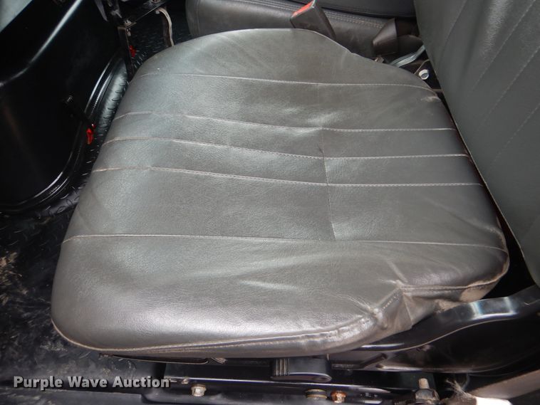 image for item HX9066 2006 GMC C8500  rollback truck