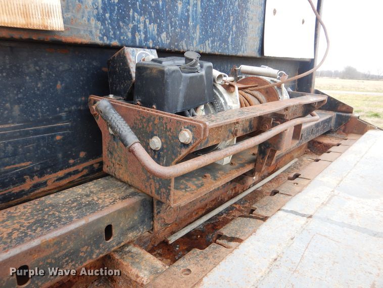 image for item HX9066 2006 GMC C8500  rollback truck