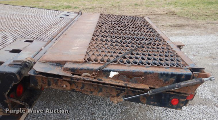 image for item HX9066 2006 GMC C8500  rollback truck