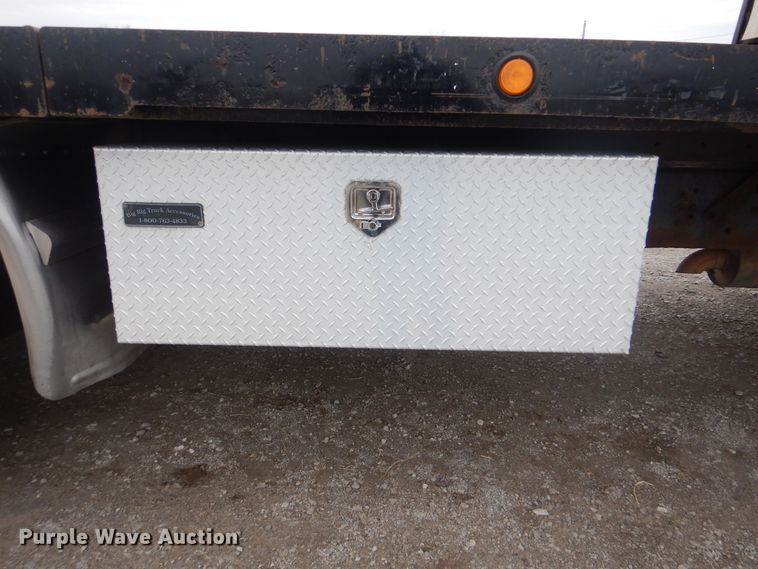 image for item HX9066 2006 GMC C8500  rollback truck