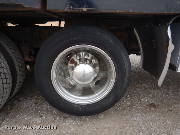 image for item HX9066 2006 GMC C8500  rollback truck