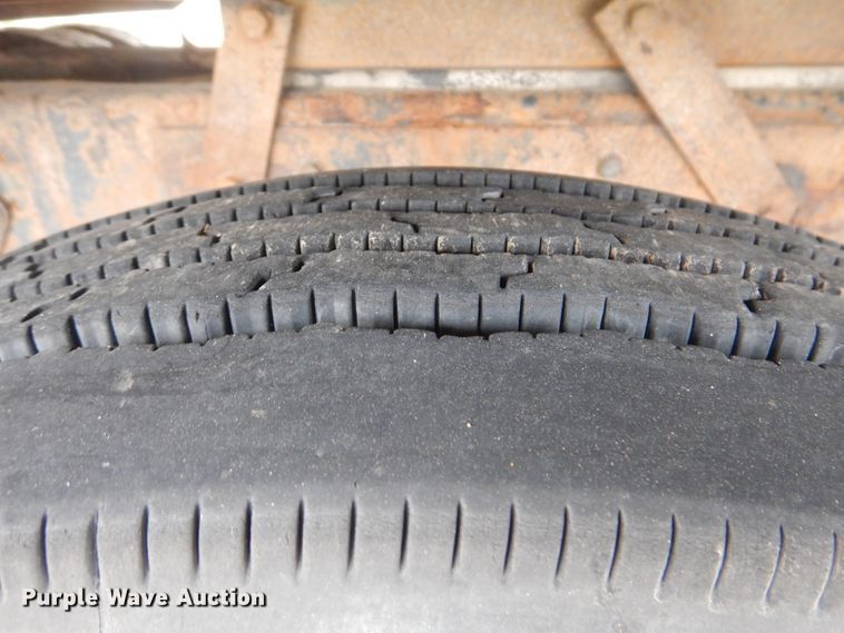 image for item HX9066 2006 GMC C8500  rollback truck