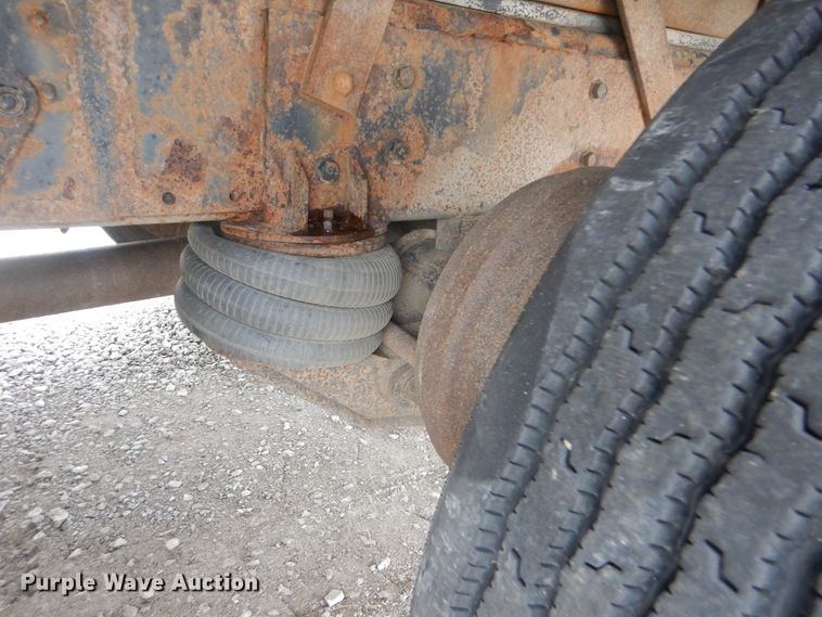 image for item HX9066 2006 GMC C8500  rollback truck