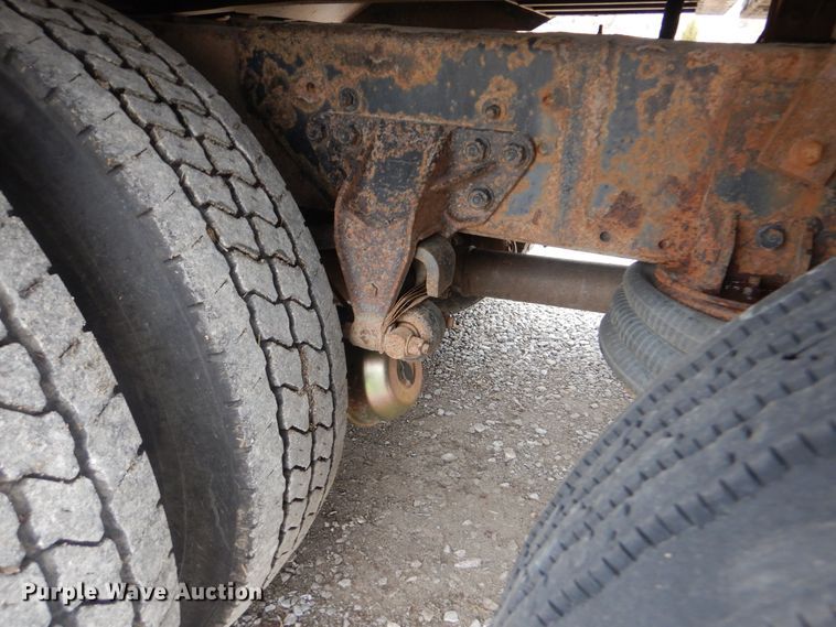 image for item HX9066 2006 GMC C8500  rollback truck