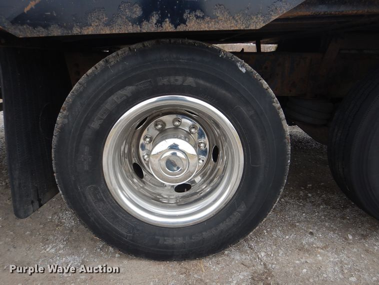 image for item HX9066 2006 GMC C8500  rollback truck