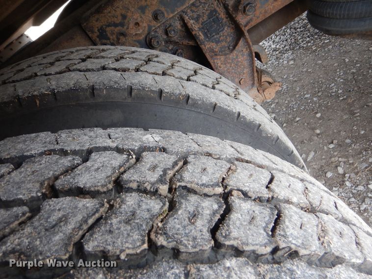 image for item HX9066 2006 GMC C8500  rollback truck