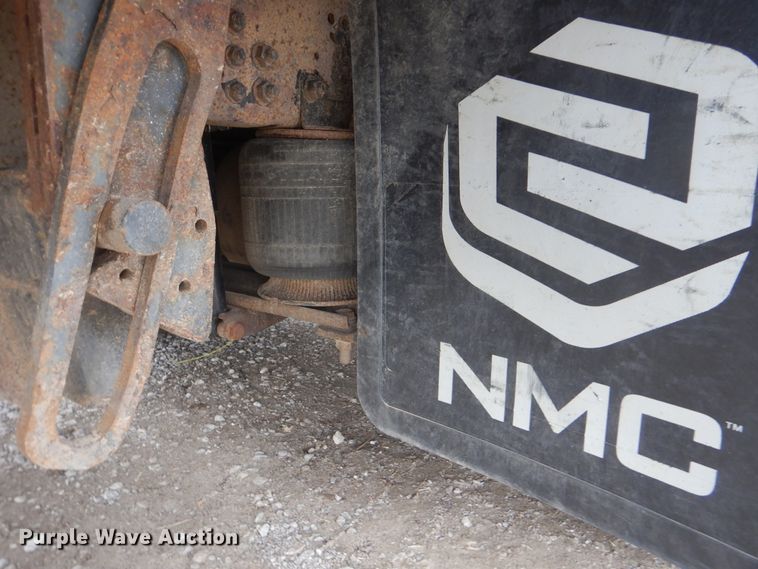 image for item HX9066 2006 GMC C8500  rollback truck