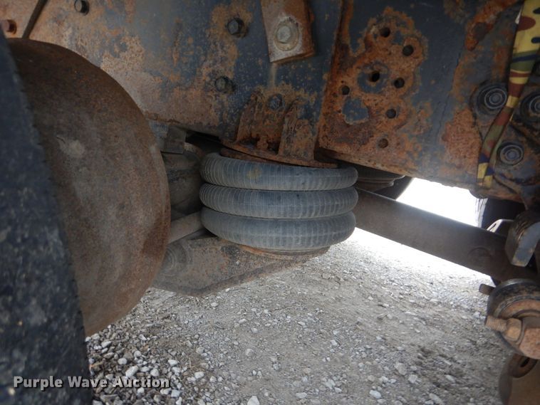 image for item HX9066 2006 GMC C8500  rollback truck