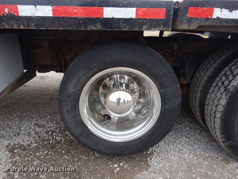 image for item HX9066 2006 GMC C8500  rollback truck