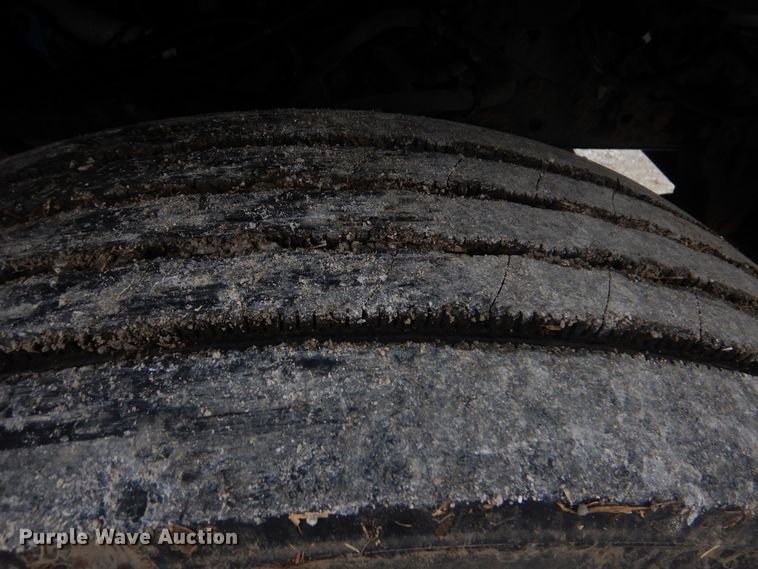 image for item HX9066 2006 GMC C8500  rollback truck