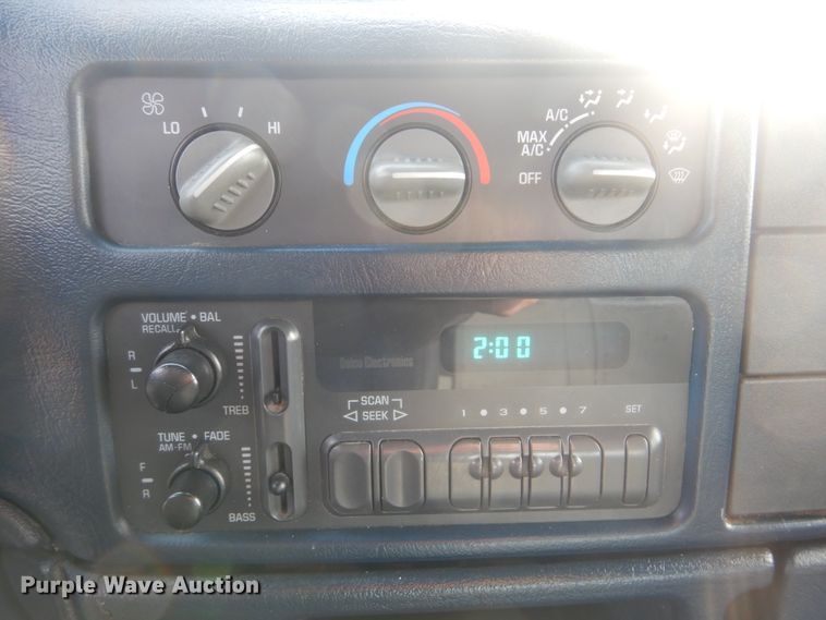 image for item HX9073 1997 Chevrolet Astro  van