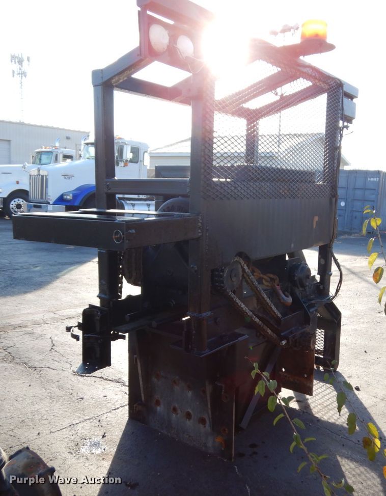 image for item HX9502 Headache rack