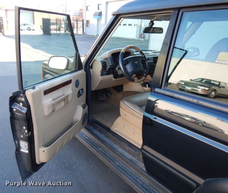 image for item HX9510 2002 Land Rover Discovery SE7  SUV