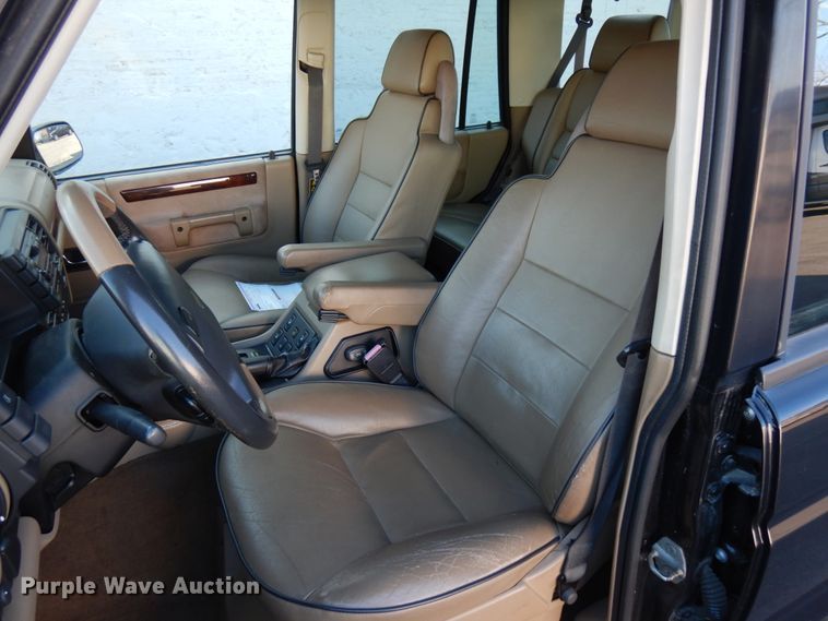 image for item HX9510 2002 Land Rover Discovery SE7  SUV