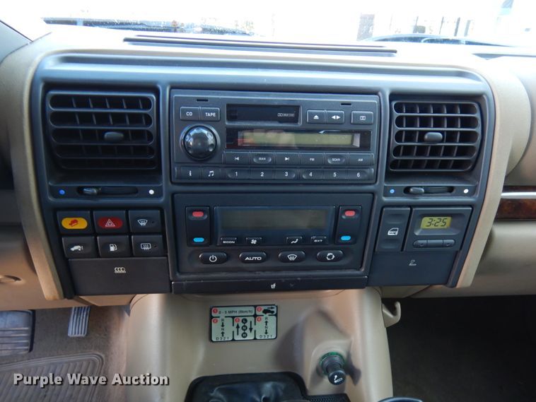 image for item HX9510 2002 Land Rover Discovery SE7  SUV