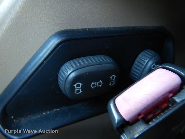 image for item HX9510 2002 Land Rover Discovery SE7  SUV