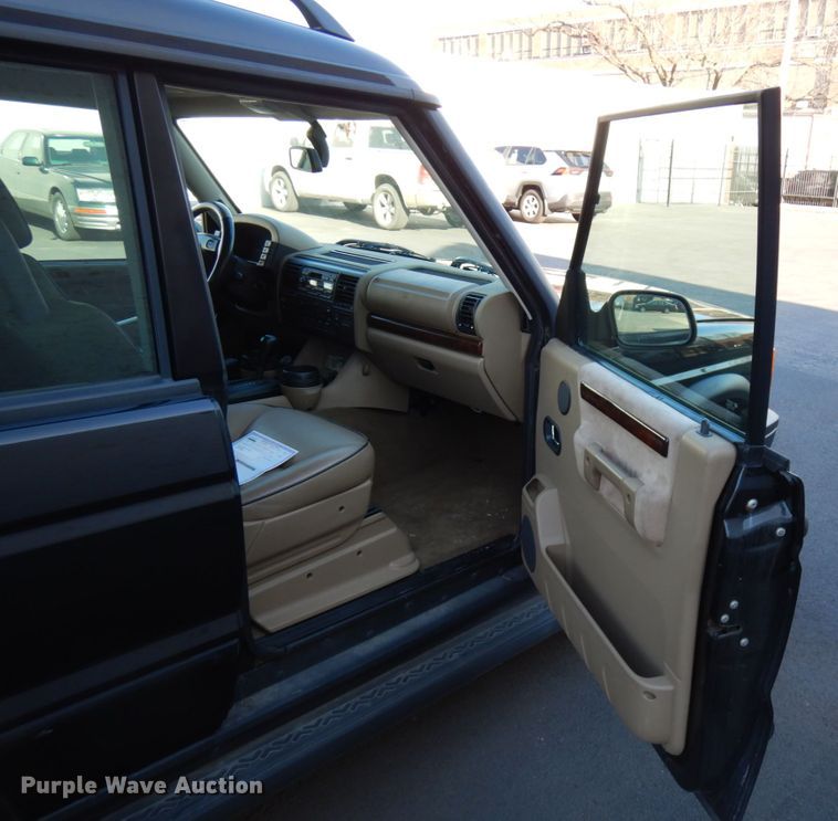 image for item HX9510 2002 Land Rover Discovery SE7  SUV