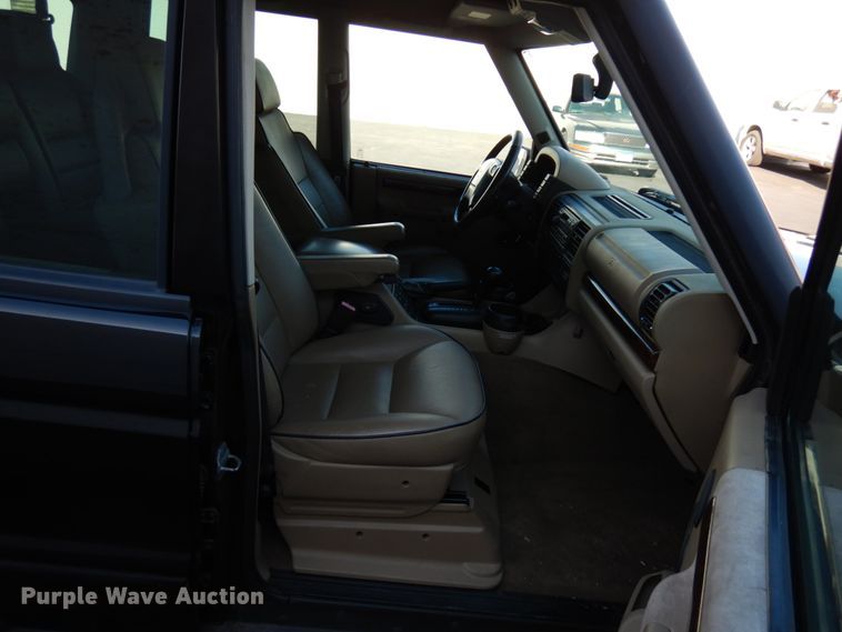 image for item HX9510 2002 Land Rover Discovery SE7  SUV