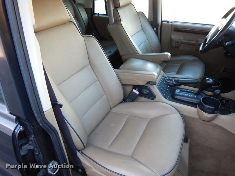 image for item HX9510 2002 Land Rover Discovery SE7  SUV