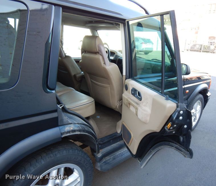 image for item HX9510 2002 Land Rover Discovery SE7  SUV