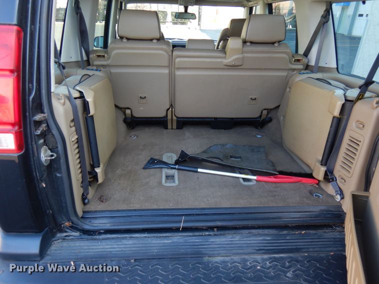 image for item HX9510 2002 Land Rover Discovery SE7  SUV