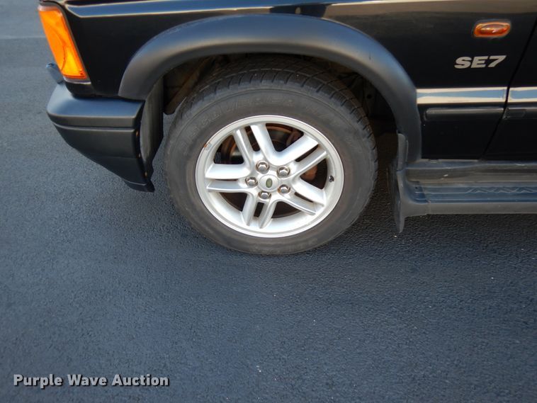 image for item HX9510 2002 Land Rover Discovery SE7  SUV