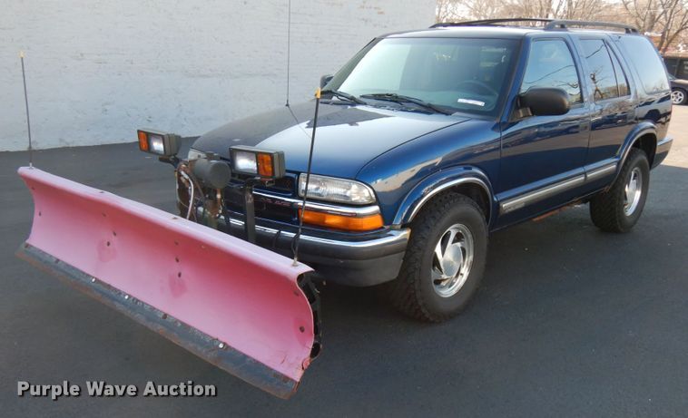 image for item HX9511 2000 Chevrolet Blazer  SUV