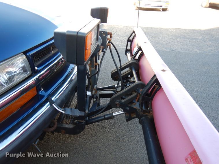 image for item HX9511 2000 Chevrolet Blazer  SUV