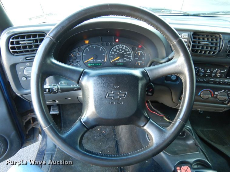 image for item HX9511 2000 Chevrolet Blazer  SUV