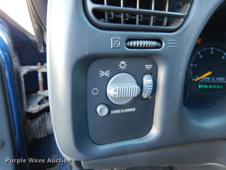 image for item HX9511 2000 Chevrolet Blazer  SUV