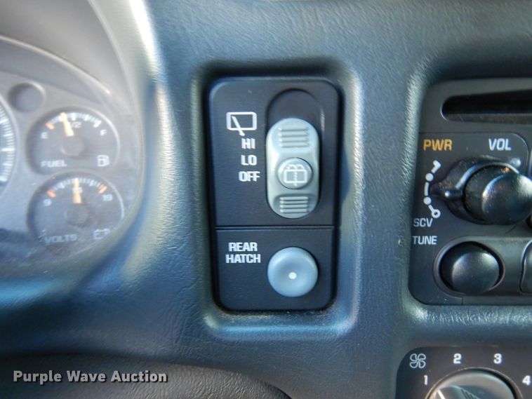 image for item HX9511 2000 Chevrolet Blazer  SUV