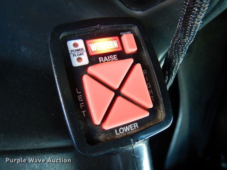 image for item HX9511 2000 Chevrolet Blazer  SUV