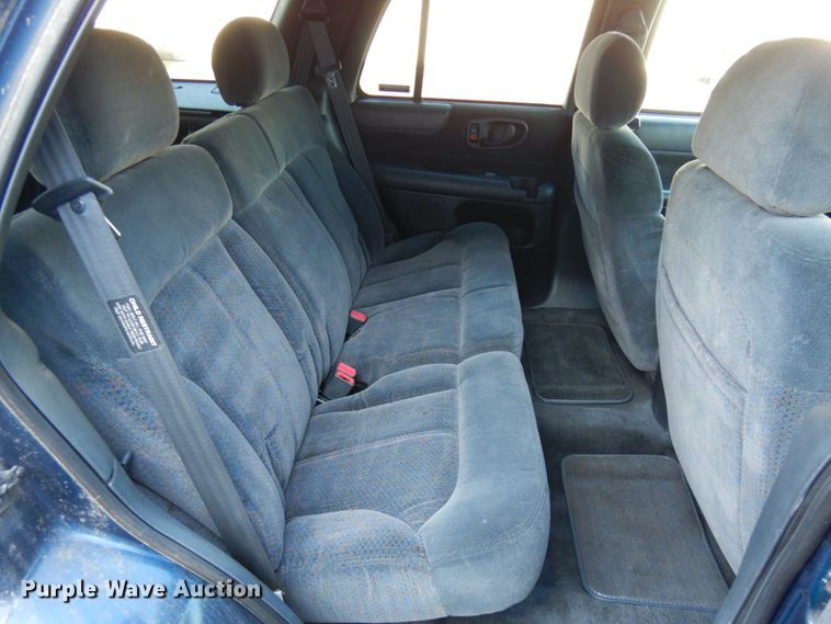 image for item HX9511 2000 Chevrolet Blazer  SUV