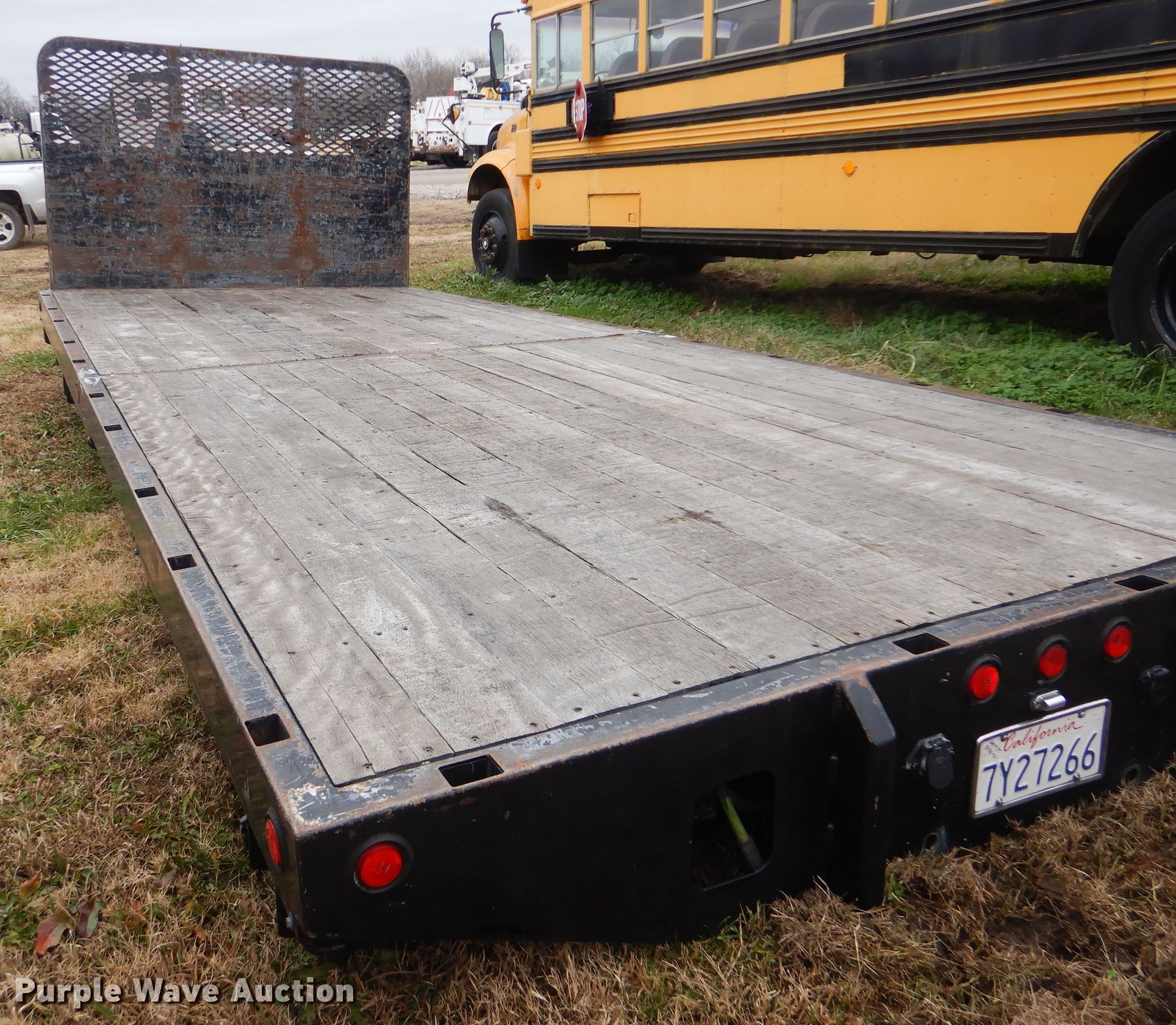 Flatbed in Collinsville, OK Item HX9068 sold Purple Wave