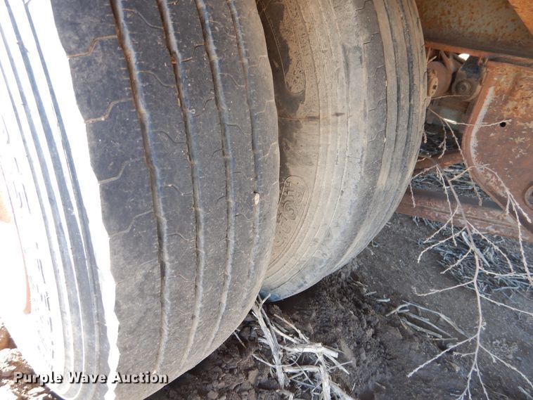 image for item DG8393 2000 Interstate 400LA equipment trailer