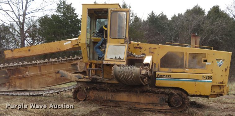 image for item DH0629 1993 Vermeer T850  trencher