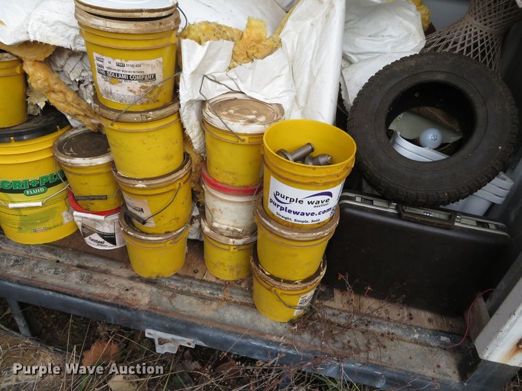 image for item DH0630 Approximately 250 Vermeer T850 rock teeth