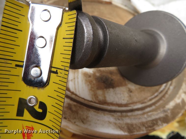 image for item DH0630 Approximately 250 Vermeer T850 rock teeth