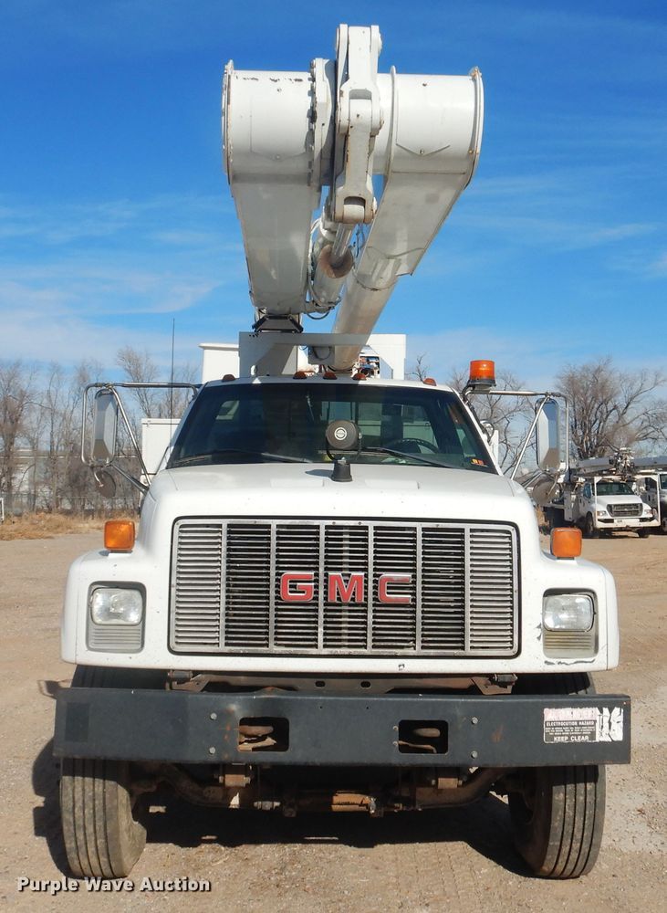 image for item DJ4905 1999 GMC C7500  bucket truck