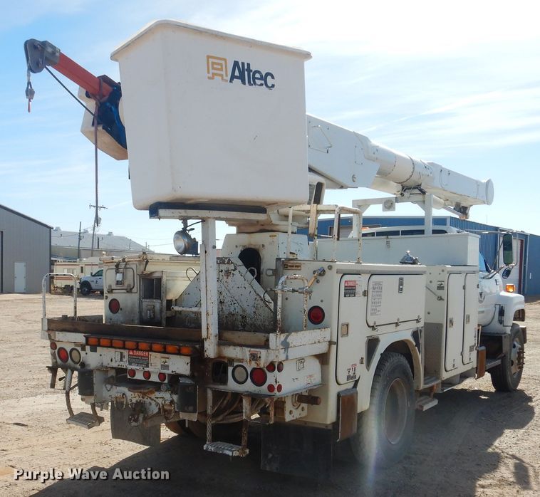 image for item DJ4905 1999 GMC C7500  bucket truck