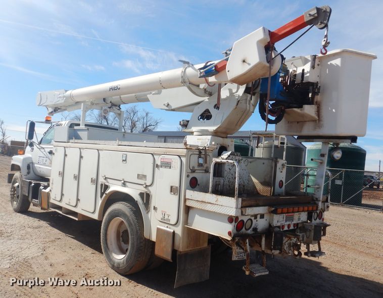 image for item DJ4905 1999 GMC C7500  bucket truck
